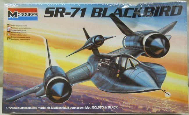 Monogram 1/72 Lockheed SR-71 Blackbird with GTD-21 Drone and Ground Cart, 5810 plastic model kit